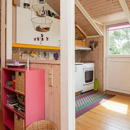 Two-bedroom Holiday In 5 *